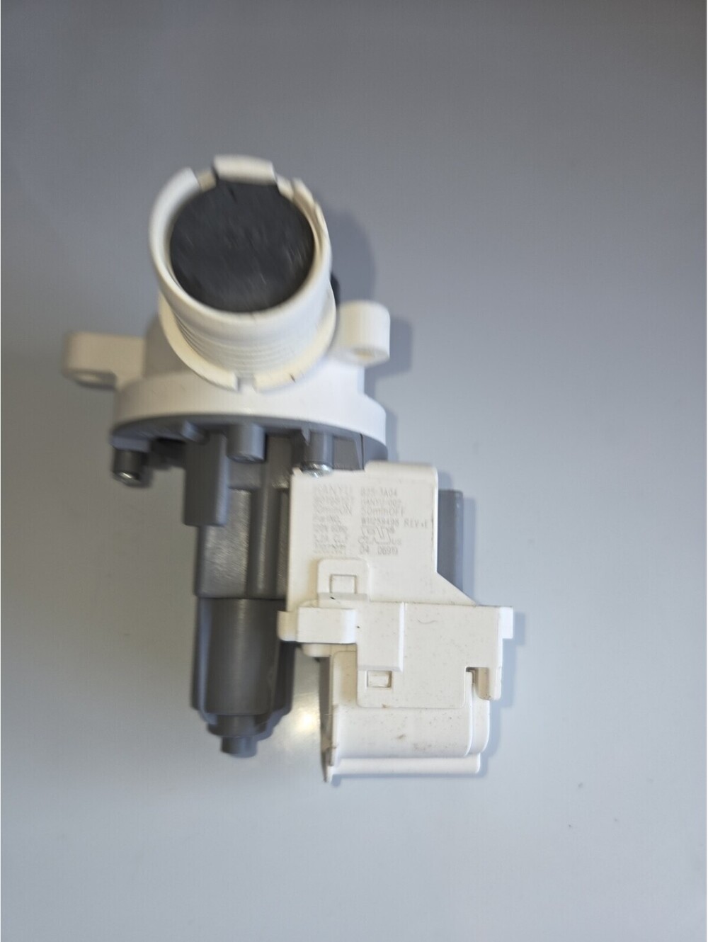 Water pump W11399437 OEM A23